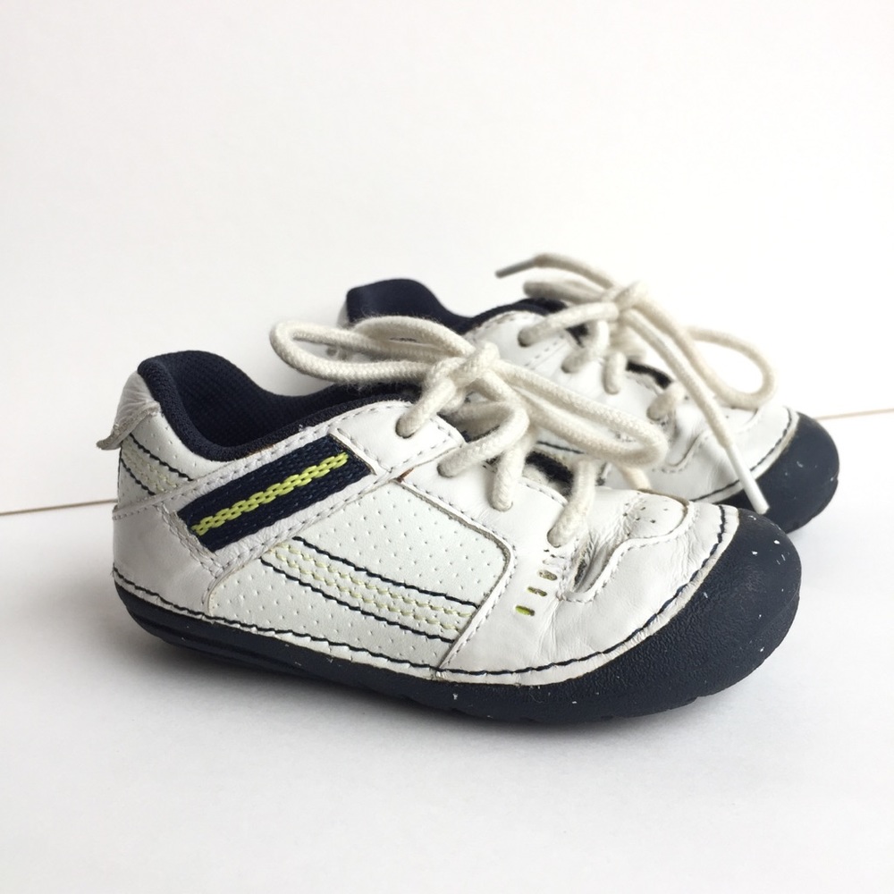 Stride Rite Sz 5M Kade Lace Sneaker White / Lime